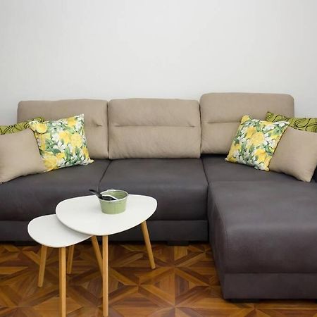 Perfect Summer Vacation Rental - One-Bedroom Flat By Flat Mаnager 토폴라 외부 사진
