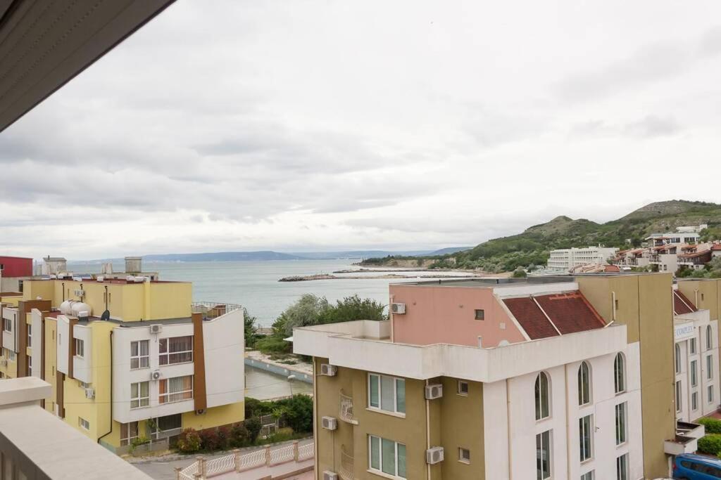 Perfect Summer Vacation Rental - One-Bedroom Flat By Flat Mаnager 토폴라 외부 사진