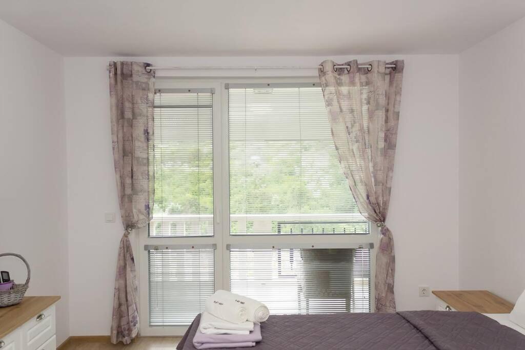 Perfect Summer Vacation Rental - One-Bedroom Flat By Flat Mаnager 토폴라 외부 사진