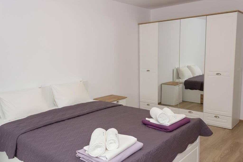 Perfect Summer Vacation Rental - One-Bedroom Flat By Flat Mаnager 토폴라 외부 사진
